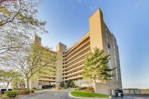 100 Lake Shore Drive #806, Michigan City, IN 46360