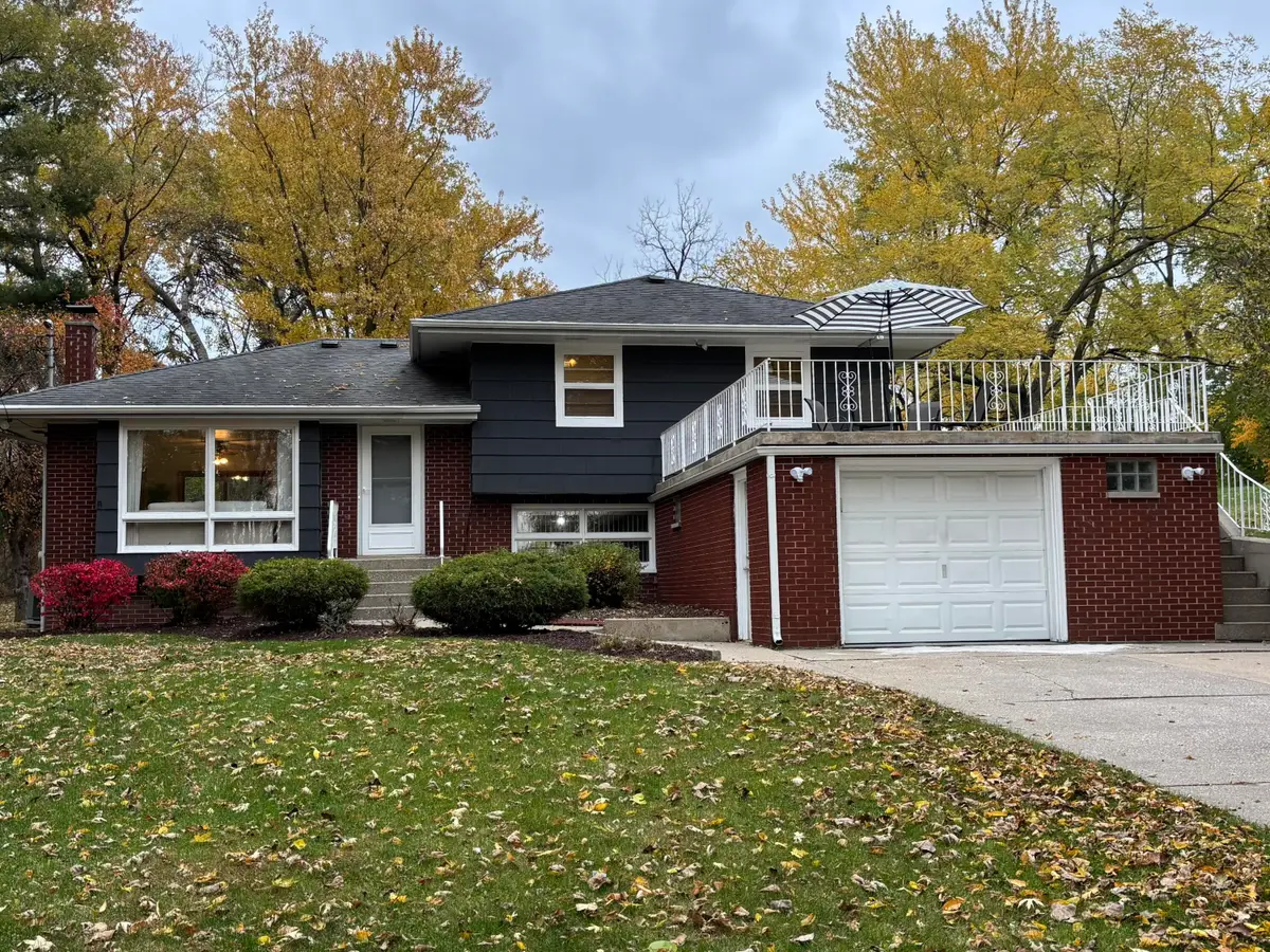 839 Sunset Drive, Schererville, IN 46375 - Image #1