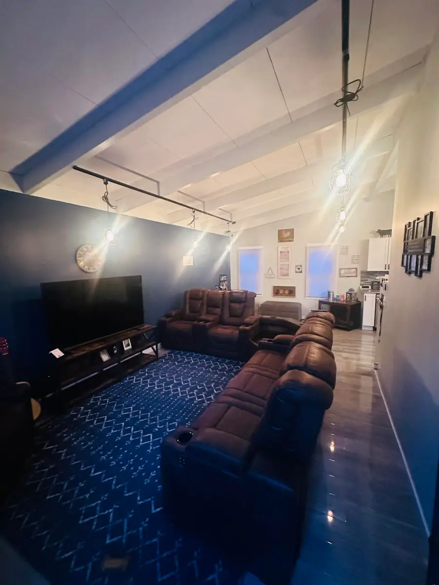 636 E 47th Place, Gary, IN 46409 - Image #3