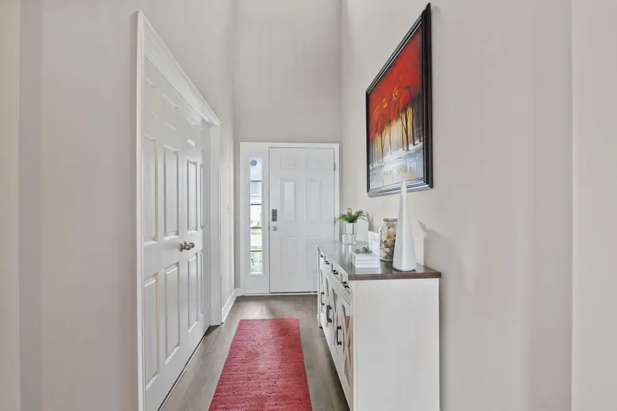 2436 Creek Bank Drive, Columbus, IN 47201 - Image #2