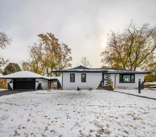 8205 Parkview Avenue, Munster, IN 46321