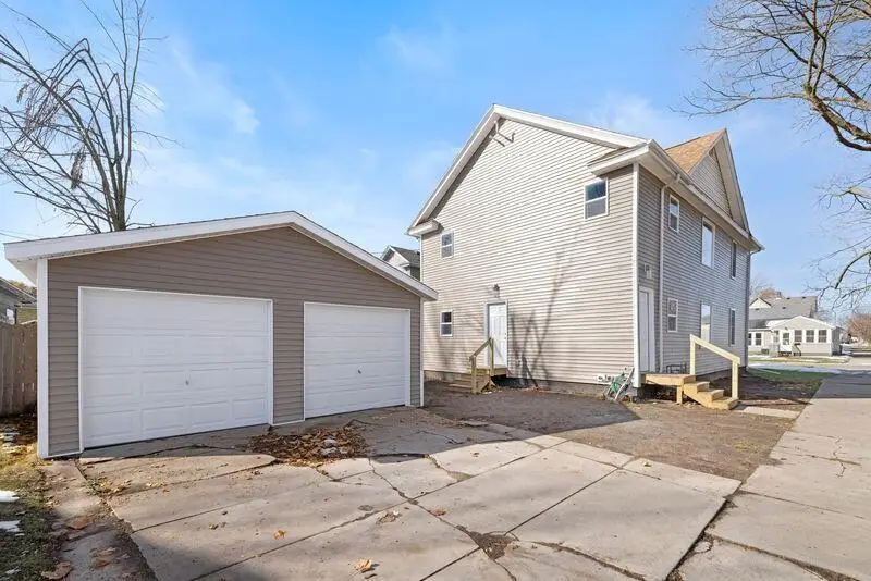 202 Jefferson Avenue, La Porte, IN 46350 - Image #2