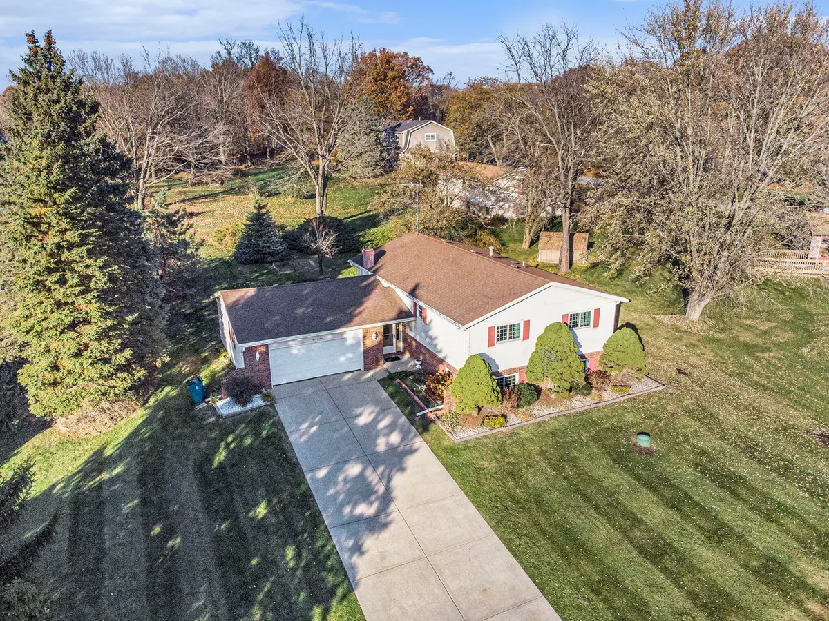 71 Tanglewood Trail, Valparaiso, IN 46385 - Image #1