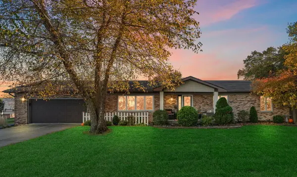 121 7th Avenue Nw, DeMotte, IN 46310