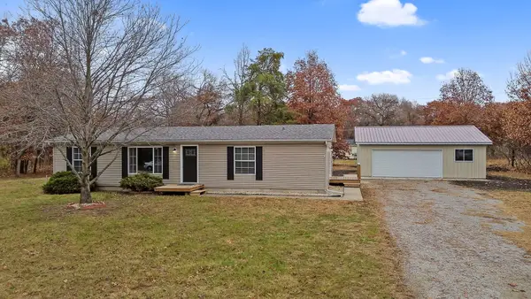 9691 N Ahlgrim Street, DeMotte, IN 46310