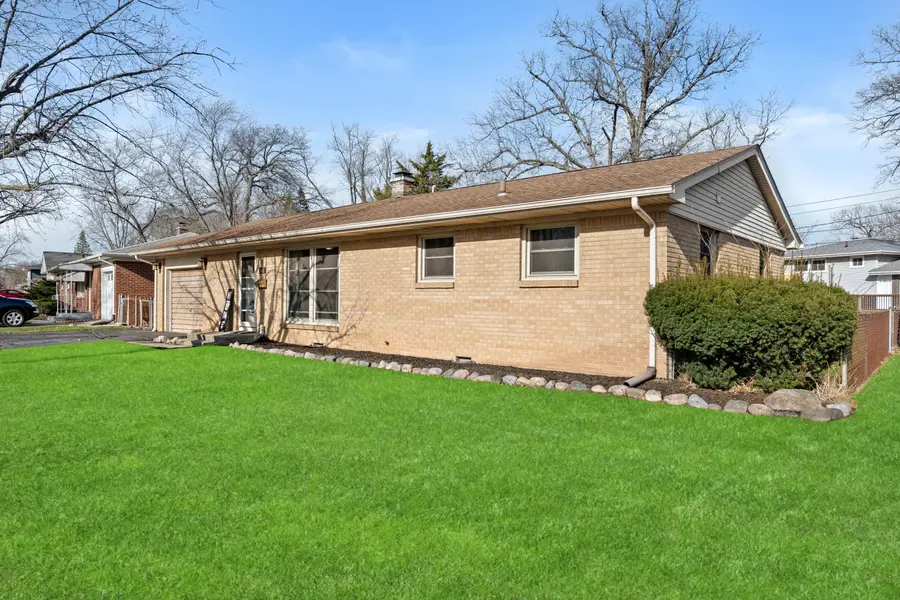411 Softwood Drive, Hobart, IN 46342 - Image #2