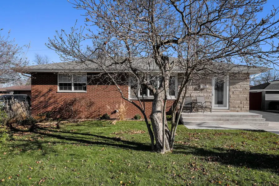 1109 N Dwiggins Avenue, Griffith, IN 46319 - Image #2