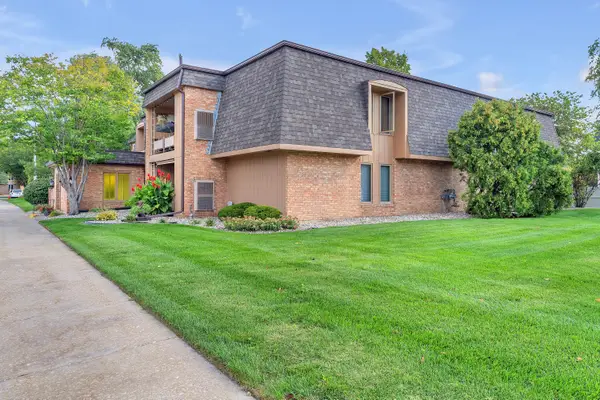 8745 Janeway Court #J3, Munster, IN 46321