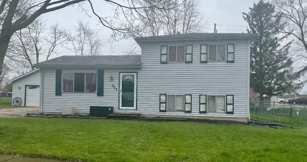 711 Shawnee Court, Lowell, IN 46356