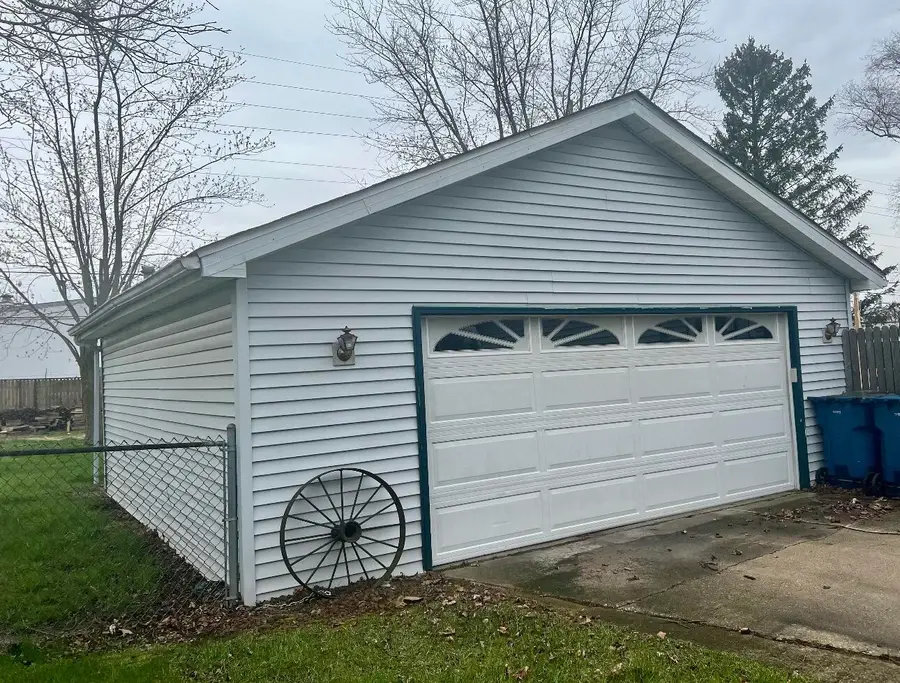 711 Shawnee Court, Lowell, IN 46356 - Image #2