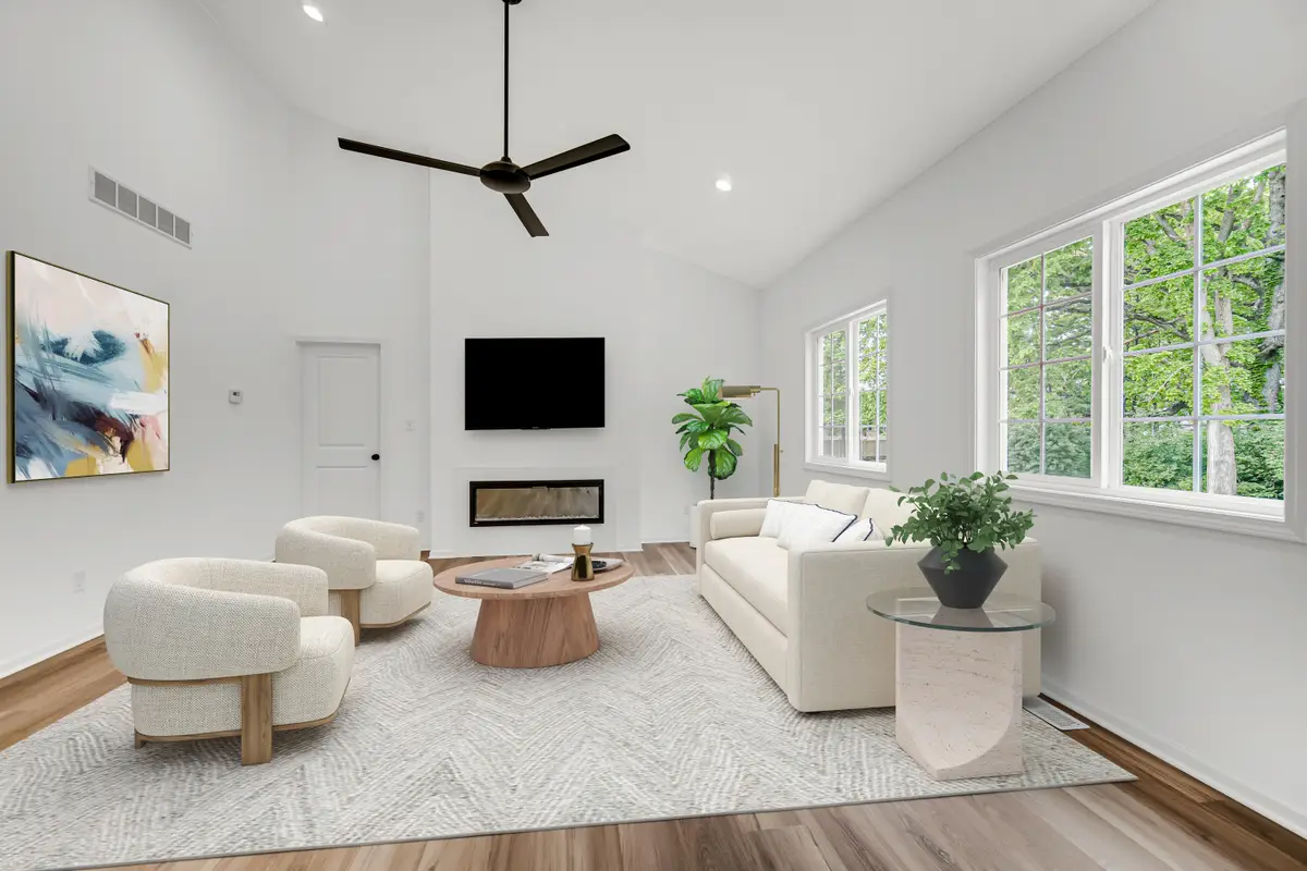 291 Crooked Oak Parkway, Valparaiso, IN 46385 - Image #1