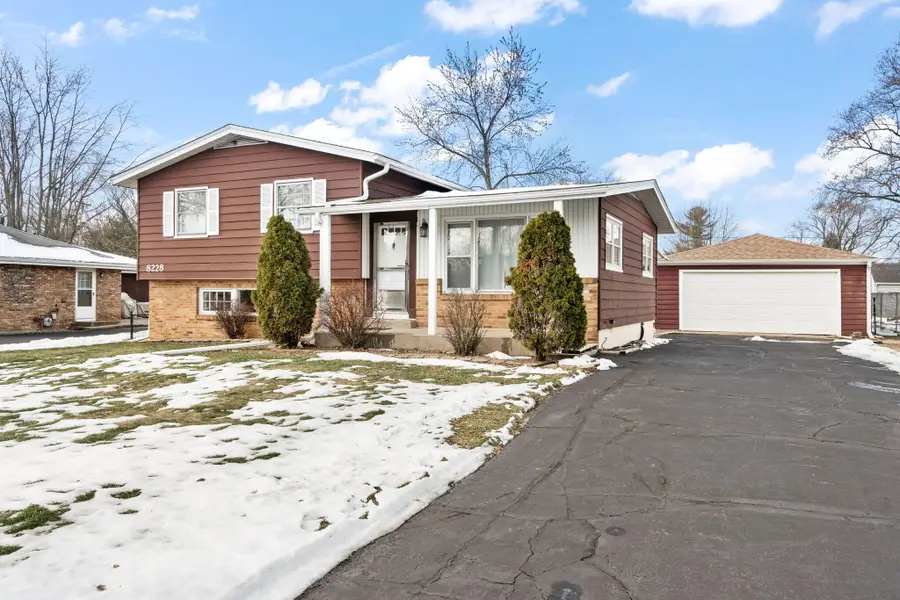 8228 Rutledge Street, Merrillville, IN 46410 - Image #2