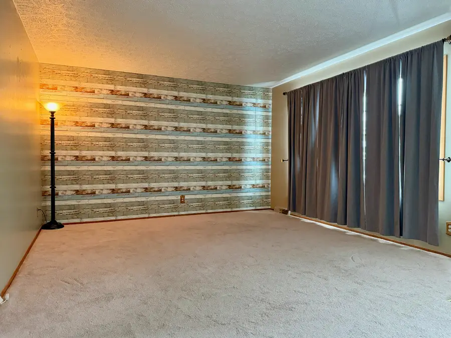 402 E Saint Louis Street, Knox, IN 46534 - Image #2