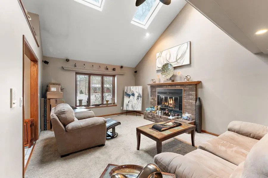 602 Brunswick Court, Valparaiso, IN 46383 - Image #2