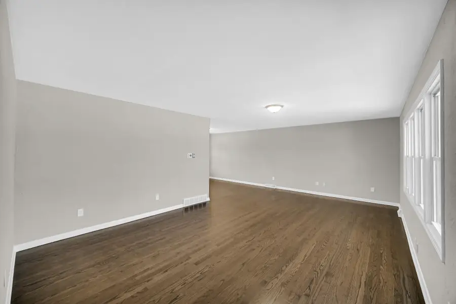 326 S Lasalle Street, Hobart, IN 46342 - Image #3