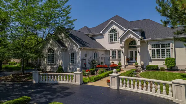 836 Royal Dublin Lane, Dyer, IN 46311