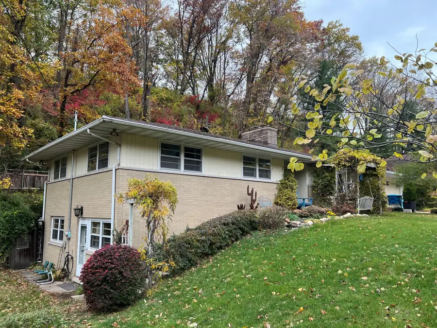 28 Woodland Trail, Ogden Dunes, IN 46368 - Image #2