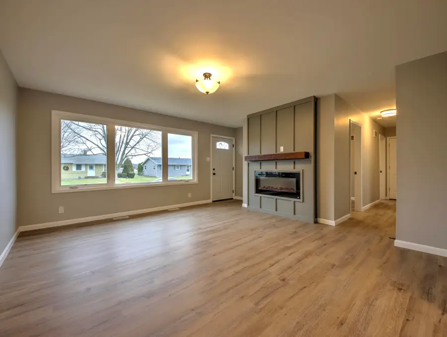 208 Greenwood Drive, La Porte, IN 46350 - Image #3