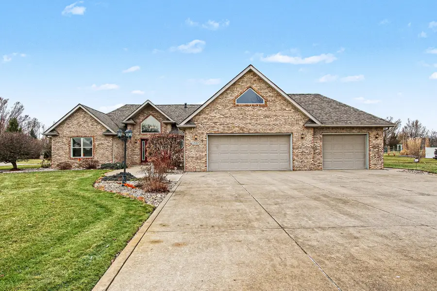 210 Windy Oak Drive, Hebron, IN 46341 - Image #2