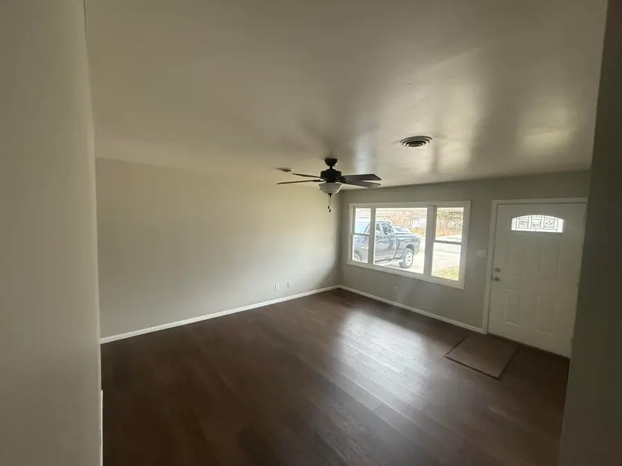 1337 W Cleveland Avenue, Hobart, IN 46342 - Image #2