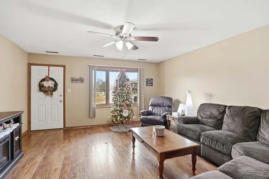 896 Jordan Circle, Schererville, IN 46375 - Image #2