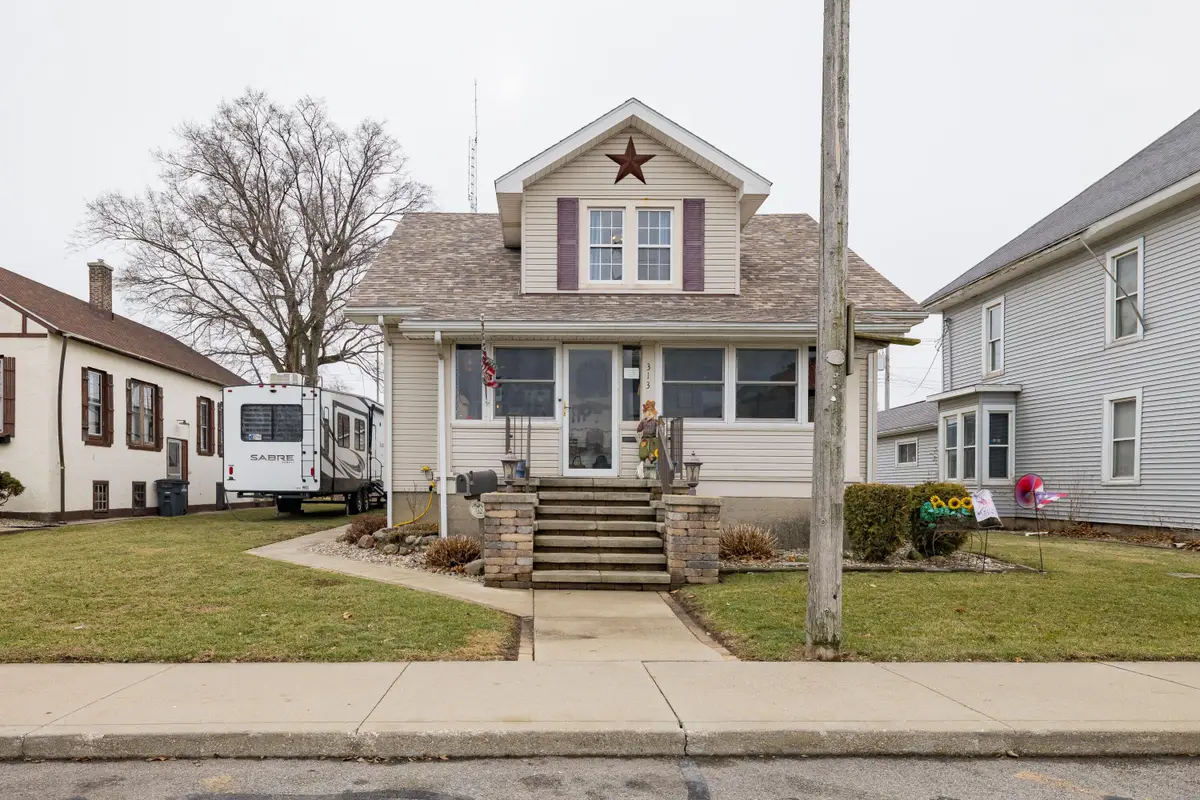 313 E Graham Street, Kentland, IN 47951 - Image #1