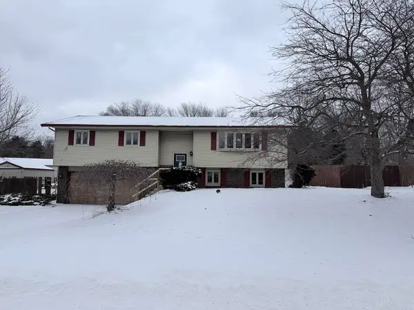 5747 W Pleasant Hills Trail, La Porte, IN 46350