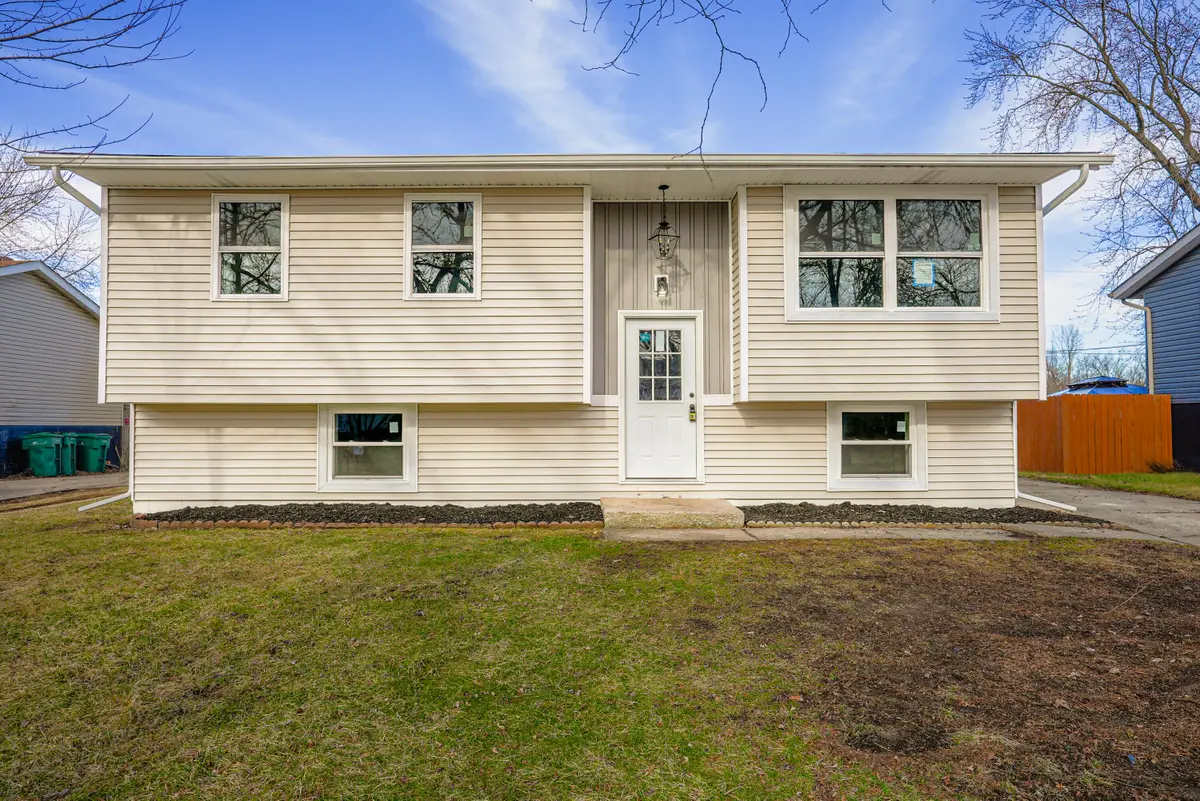 3254 W 74th Court, Merrillville, IN 46410 - Image #1