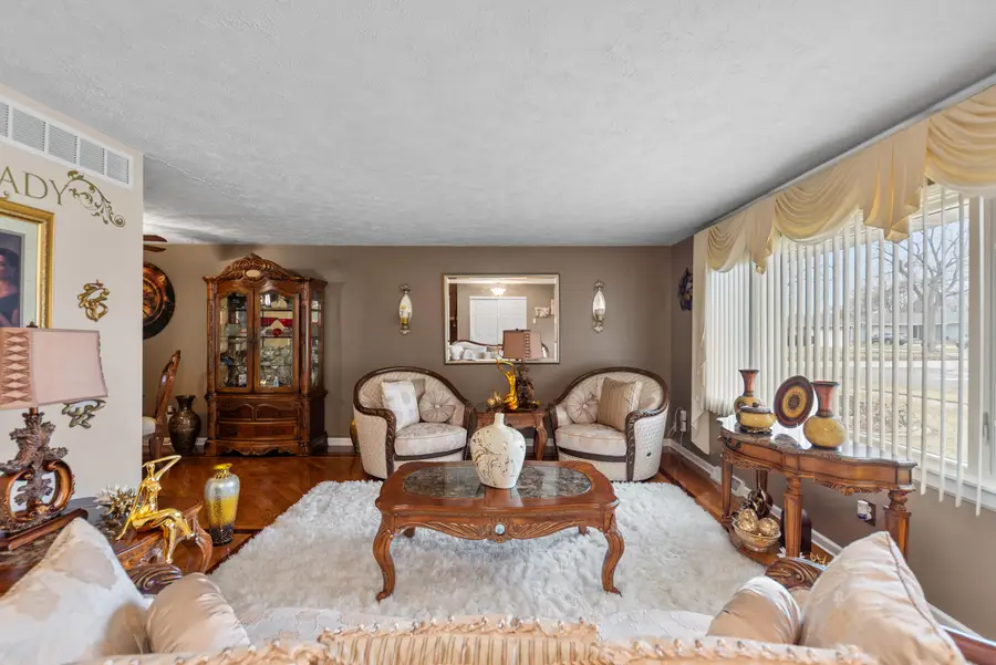 2400 W 59th Place, Merrillville, IN 46410 - Image #3