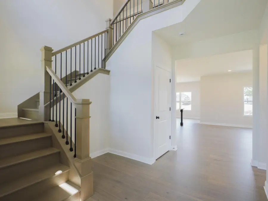 1861 Trailbrook Drive, Valparaiso, IN 46385 - Image #2