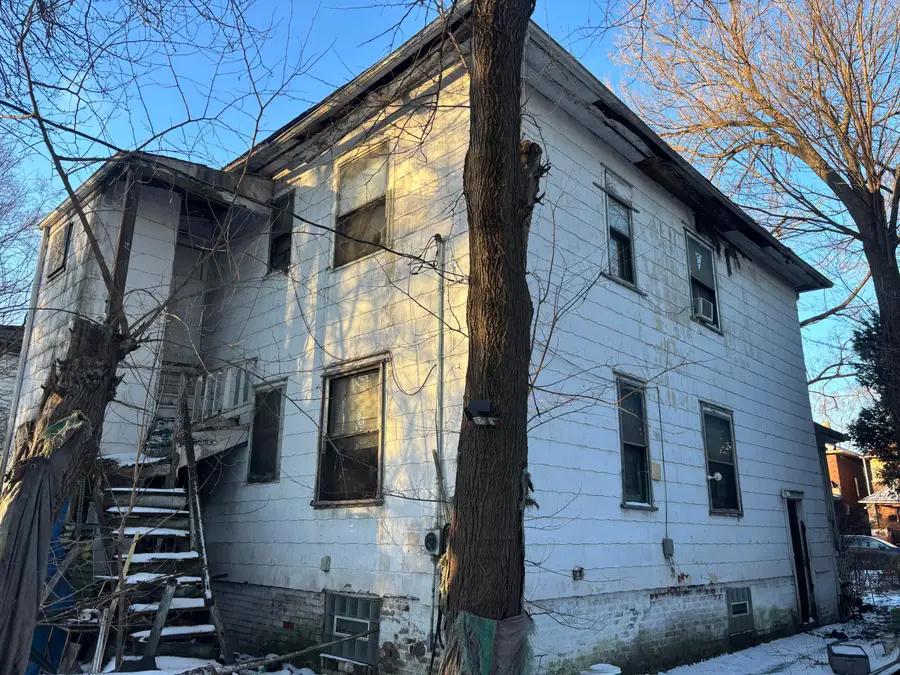 563 Pennsylvania Street, Gary, IN 46402 - Image #3