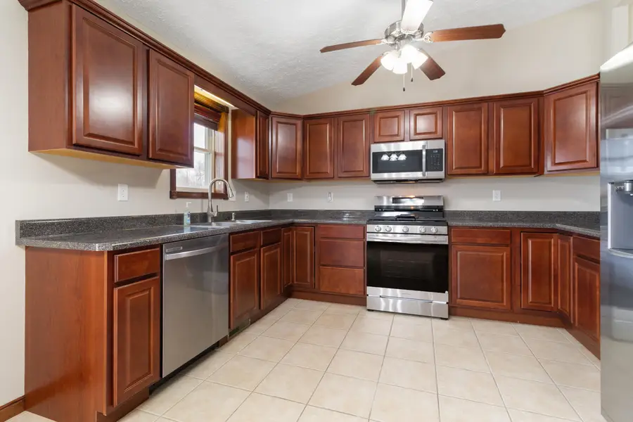 7800 Eider Avenue, Hobart, IN 46342 - Image #3