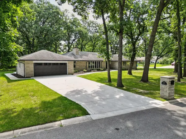 2711 Edgewood Drive, Dyer, IN 46311