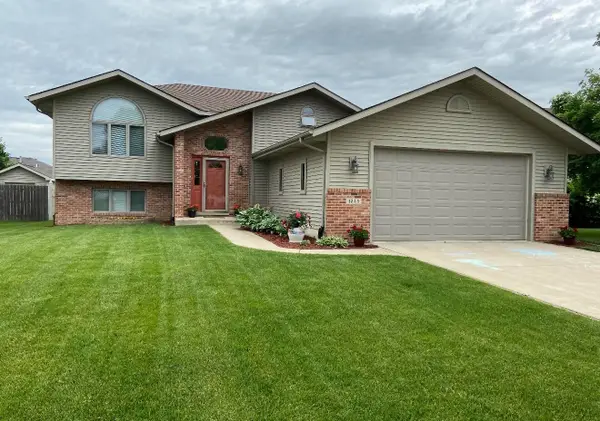 1344 Center Creek Drive, Crown Point, IN 46307