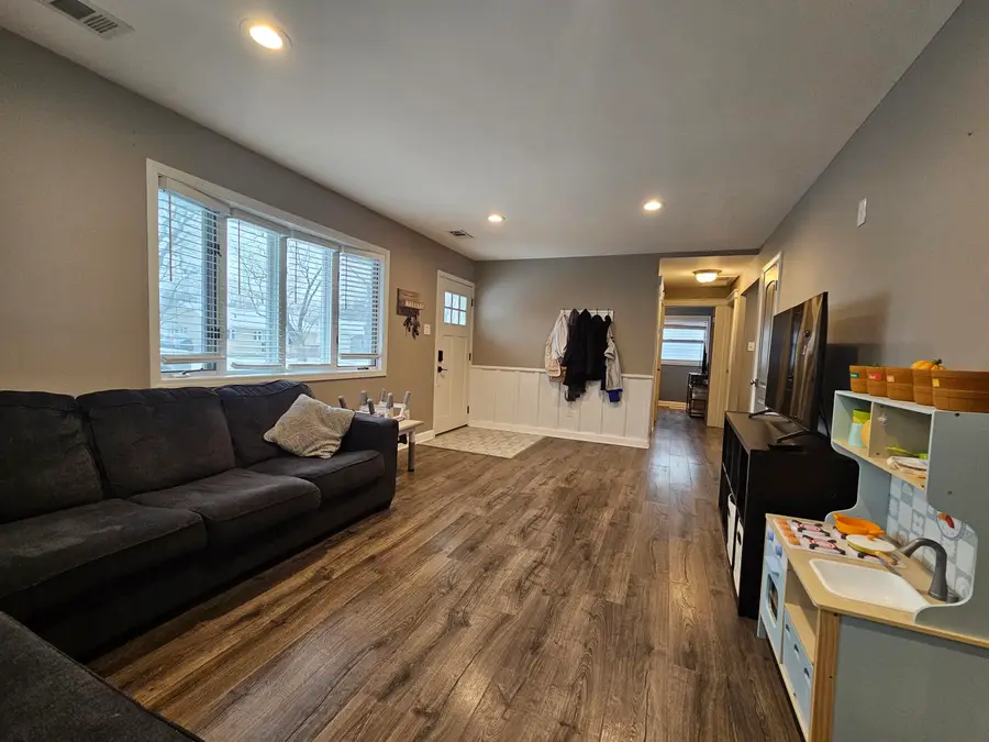 8129 Wicker Park Drive, Highland, IN 46322 - Image #3