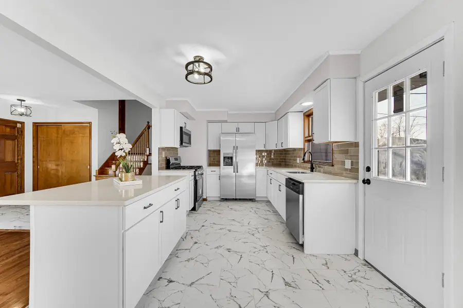 9220 Wildwood Drive, Highland, IN 46322 - Image #3