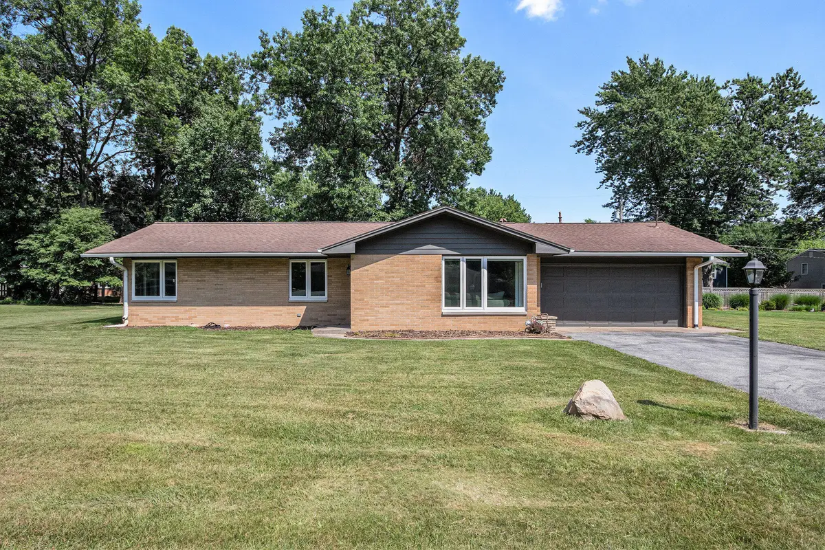 3804 Sunset Drive, Valparaiso, IN 46383 - Image #1