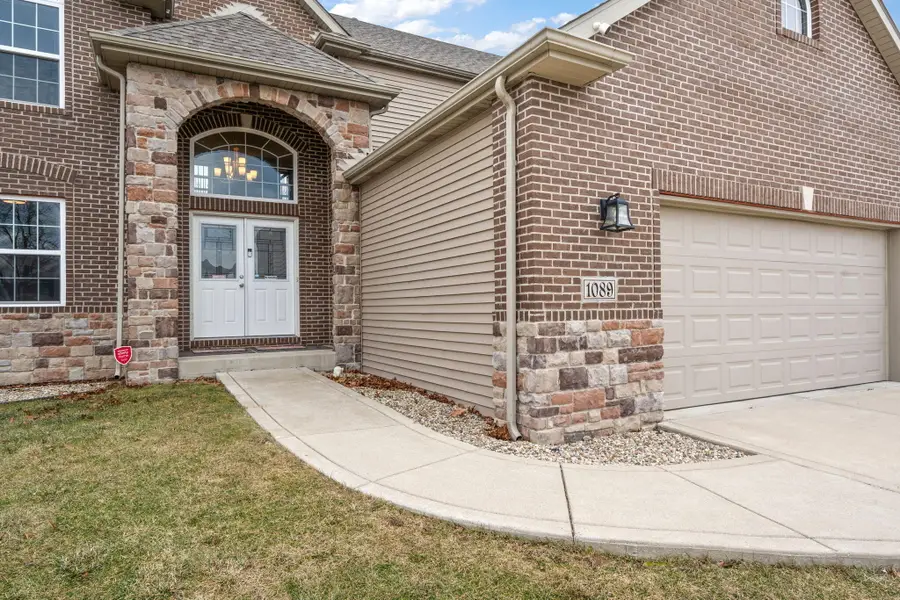 1089 Lakeview Drive, Hobart, IN 46342 - Image #2