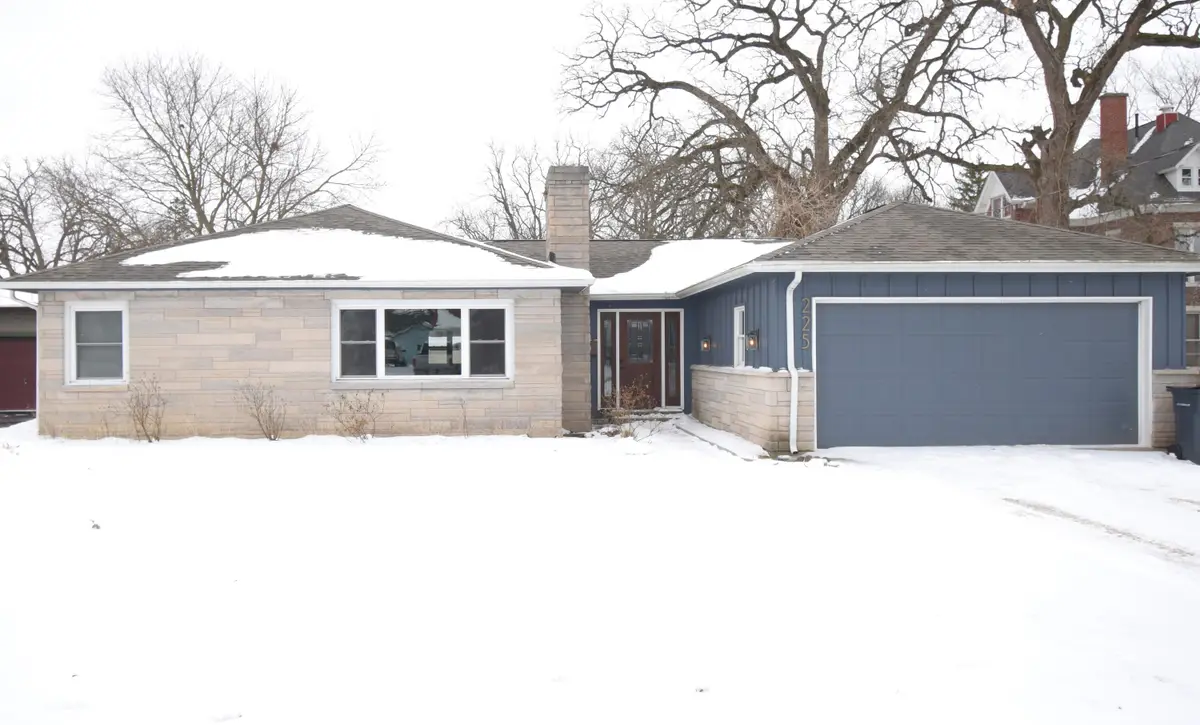 225 W Grace Street, Rensselaer, IN 47978 - #1