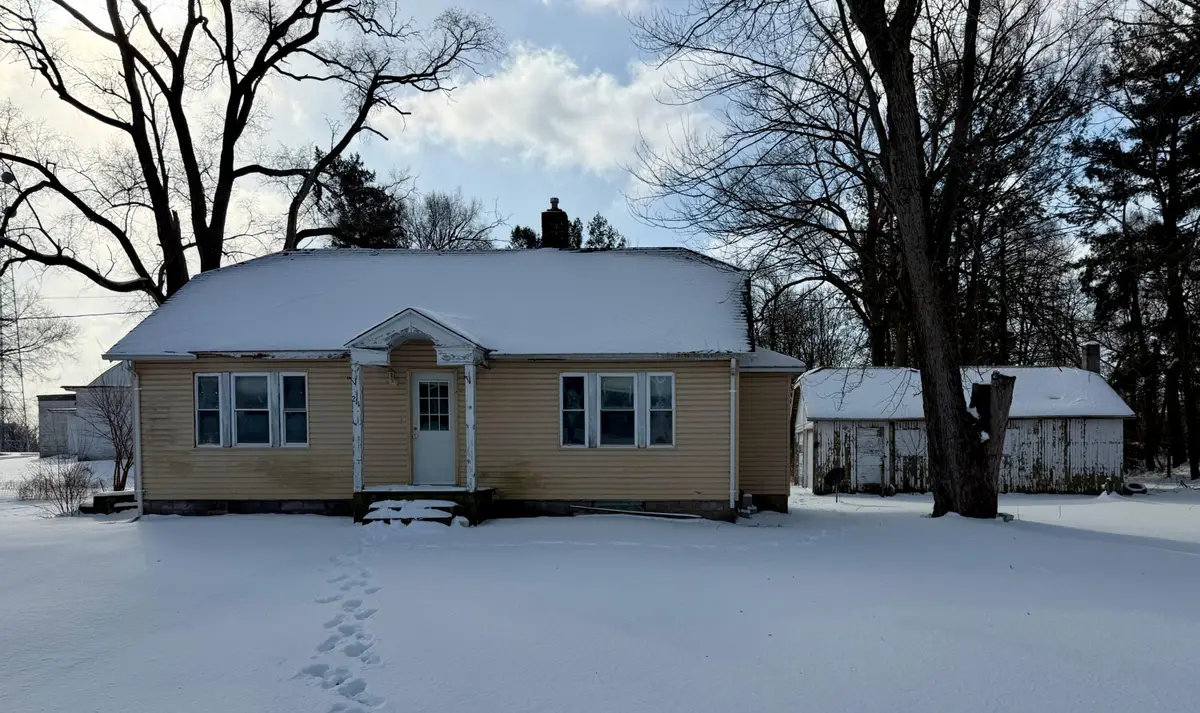 211 W Main Street, Medaryville, IN 47957 - Image #1