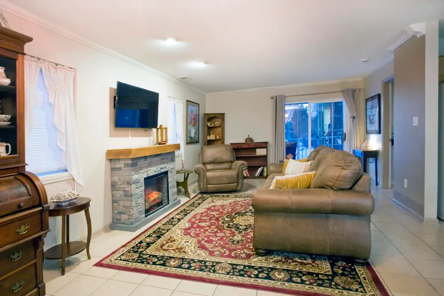 2525 Longwood Drive #101, Highland, IN 46322 - Image #3