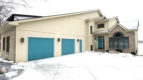 2480 E Lakeshore Drive, Crown Point, IN 46307