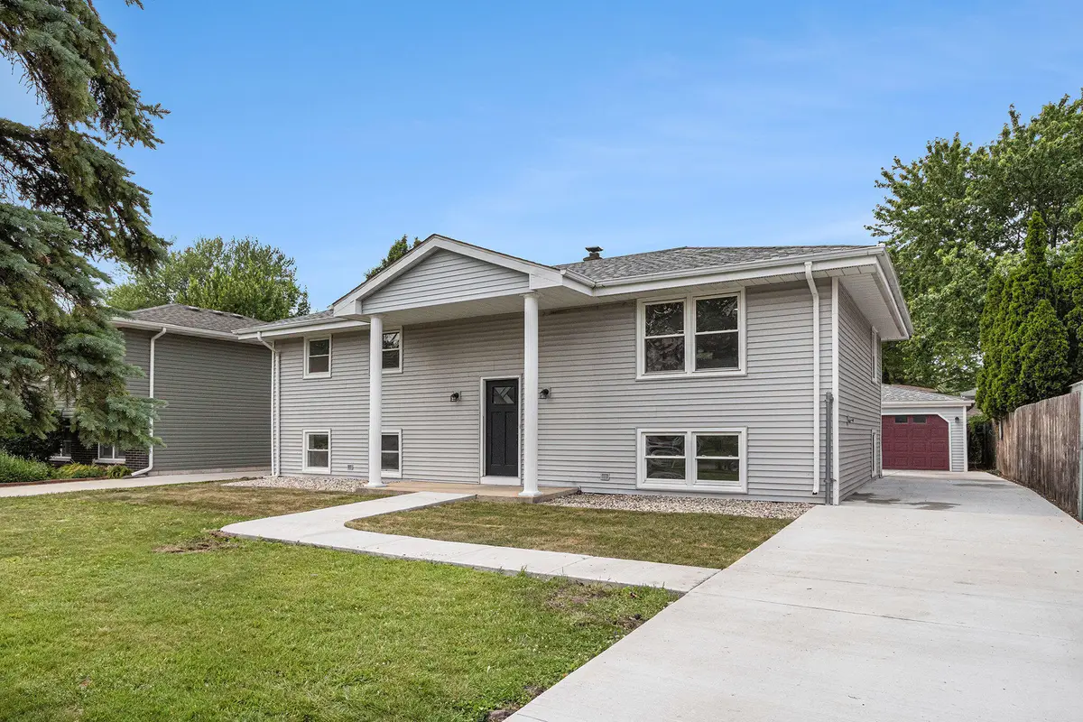 1819 Magnolia Lane, Munster, IN 46321 - Image #1