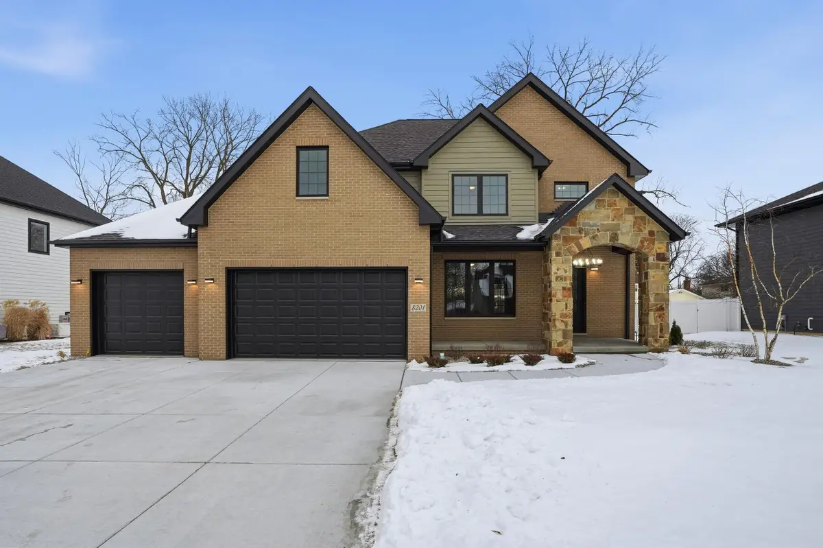 8201 Castle Drive, Munster, IN 46321 - #1