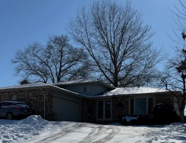 1885 Loganberry Lane, Crown Point, IN 46307