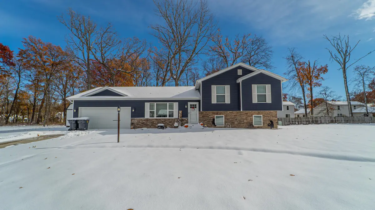 695 Cross Meadows Drive, Valparaiso, IN 46385 - Image #1