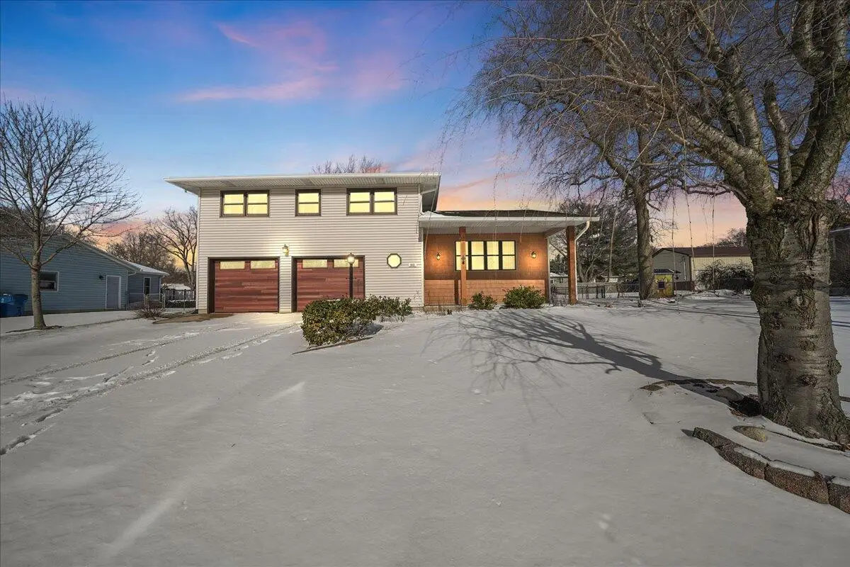 615 Mississinewa Street, Chesterton, IN 46304 - #1