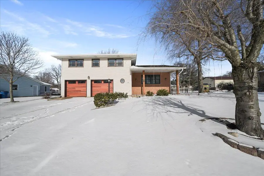 615 Mississinewa Street, Chesterton, IN 46304 - #2