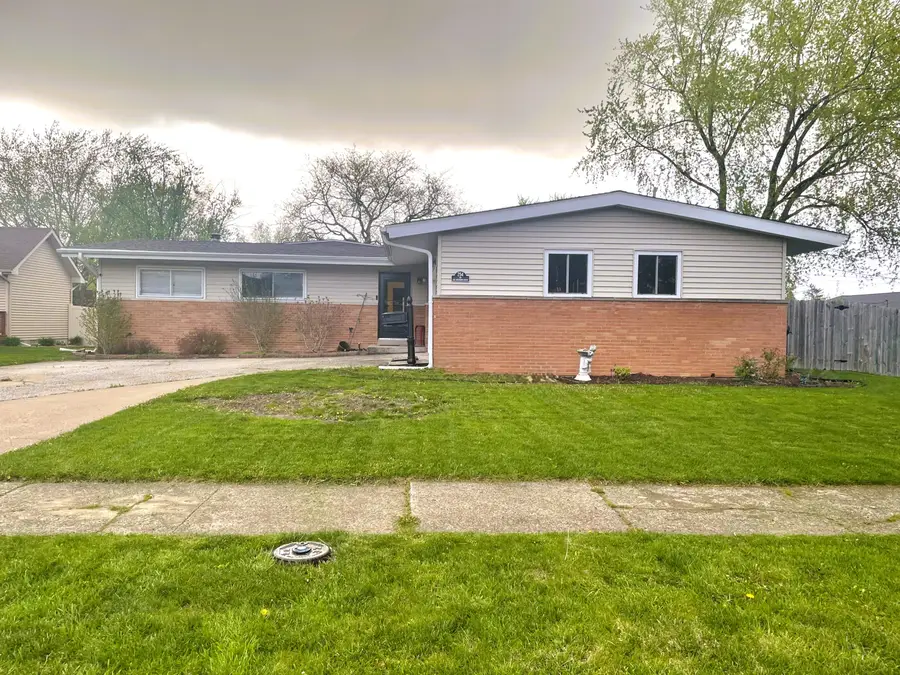 254 E Greenwood Avenue, Crown Point, IN 46307 - #2