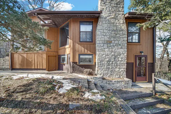 1 The Ledge, Ogden Dunes, IN 46368